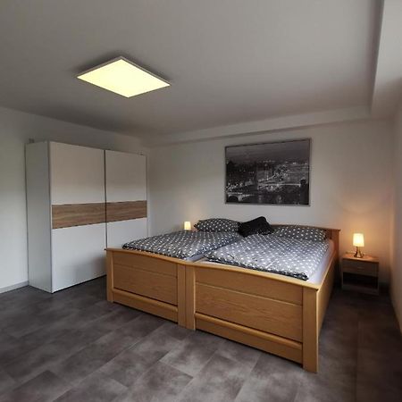 Moderne Wohnung Mit Terrasse Und Eigenem Zugang. Remscheid Bagian luar foto