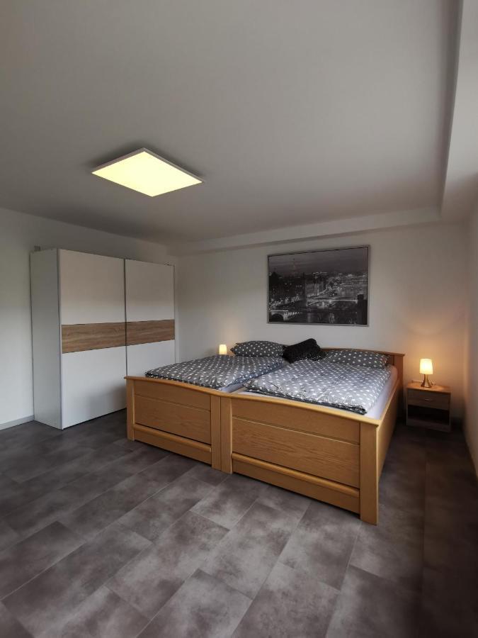 Moderne Wohnung Mit Terrasse Und Eigenem Zugang. Remscheid Bagian luar foto