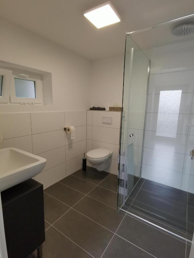 Moderne Wohnung Mit Terrasse Und Eigenem Zugang. Remscheid Bagian luar foto